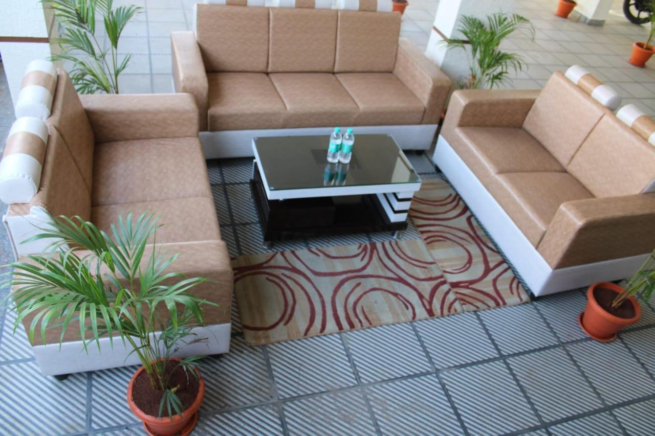 Hotel Prime Classic 샴샤바드 외부 사진